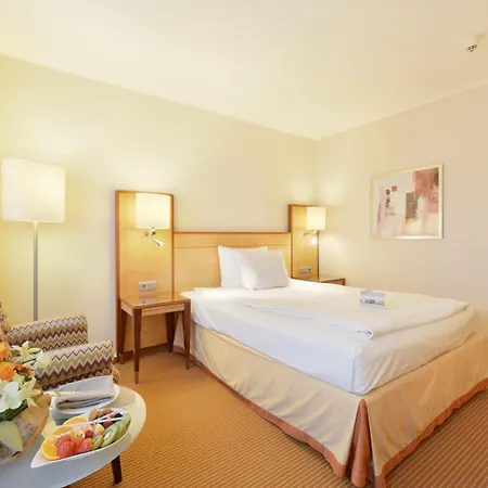 The Q - Quadro Отель 4*
