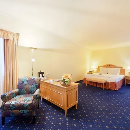 The Q Quadro Отель 4*