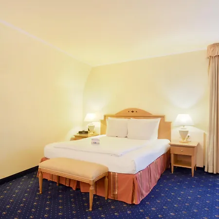 The Q - Quadro Hotel