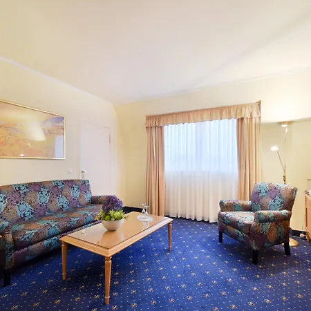 The Q Quadro Отель 4*