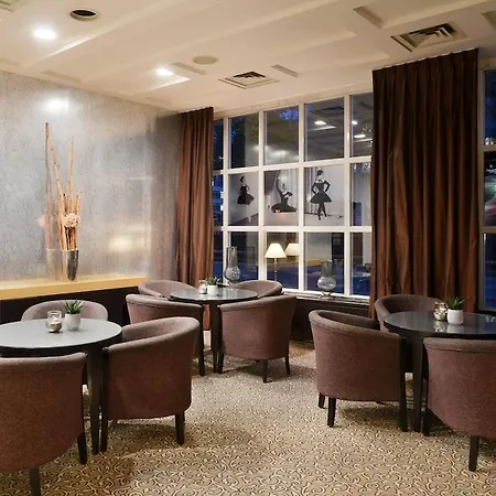 Отель The Q Quadro 4*