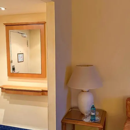 Hotel The Q - Quadro