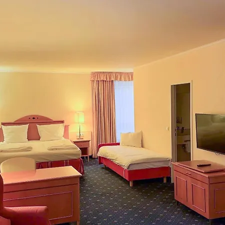Hotel The Q - Quadro 4*