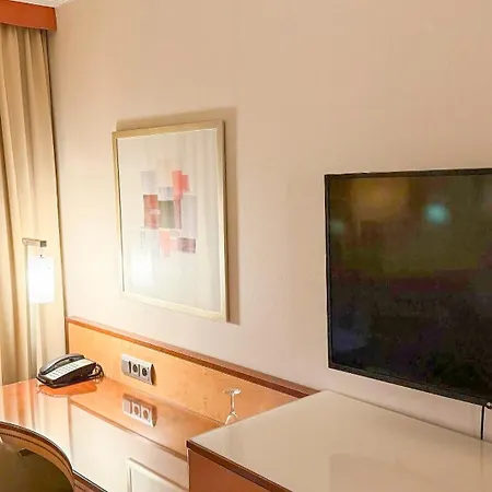 Hotel The Q - Quadro 4*
