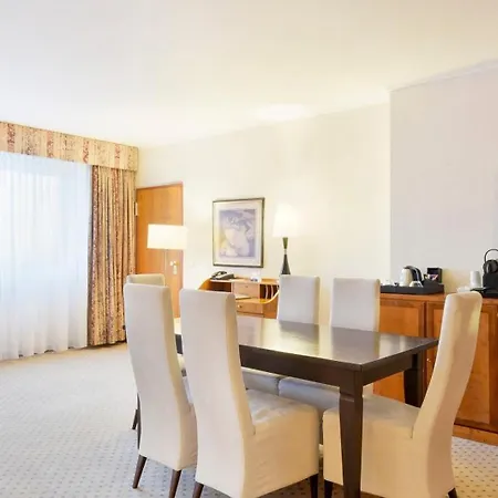 The Q - Quadro Hotel 4*