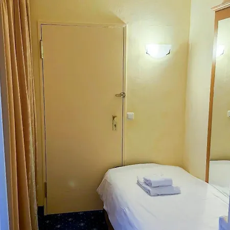 Hotel The Q - Quadro 4*
