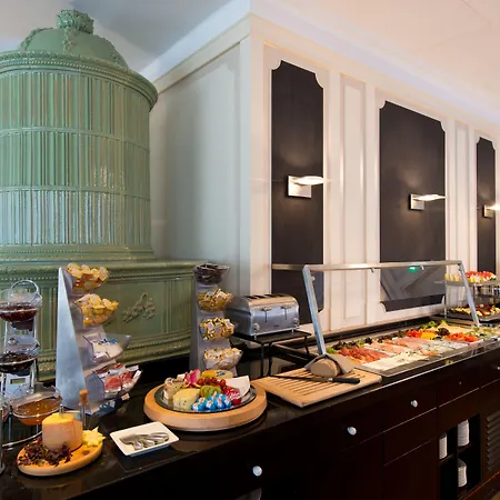 מלון The Q - Quadro 4*