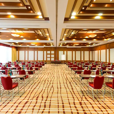 מלון The Q - Quadro 4*