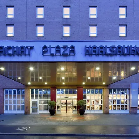 מלון The Q - Quadro 4*