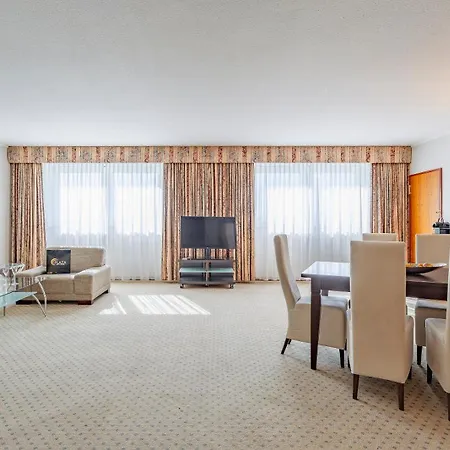 The Q - Quadro Ξενοδοχείο