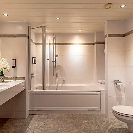 Hotel The Q - Quadro 4*