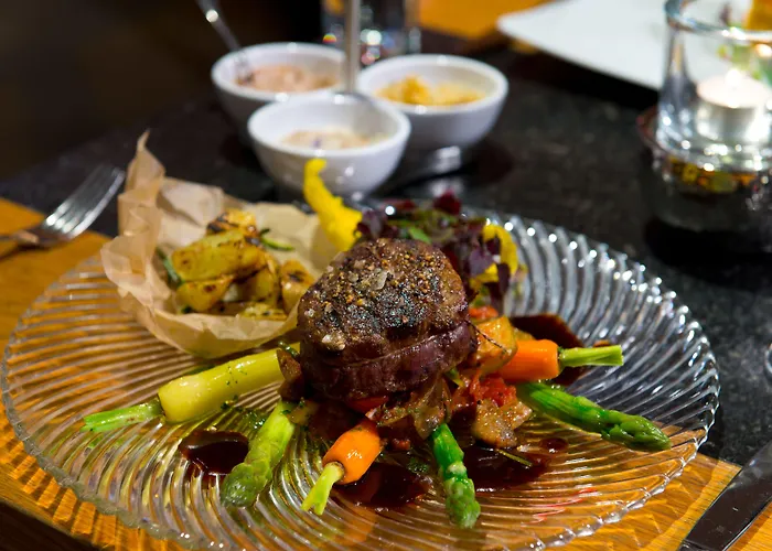 Ξενοδοχείο The Q - Quadro 4*