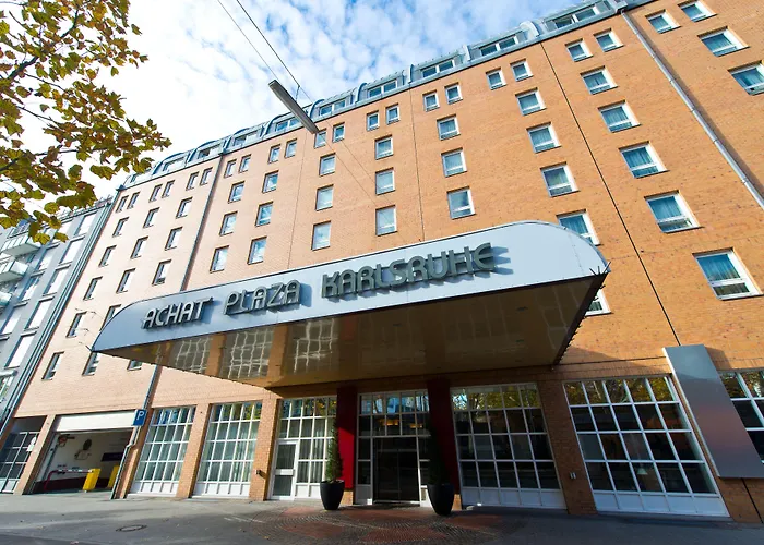 The Q - Quadro Ξενοδοχείο