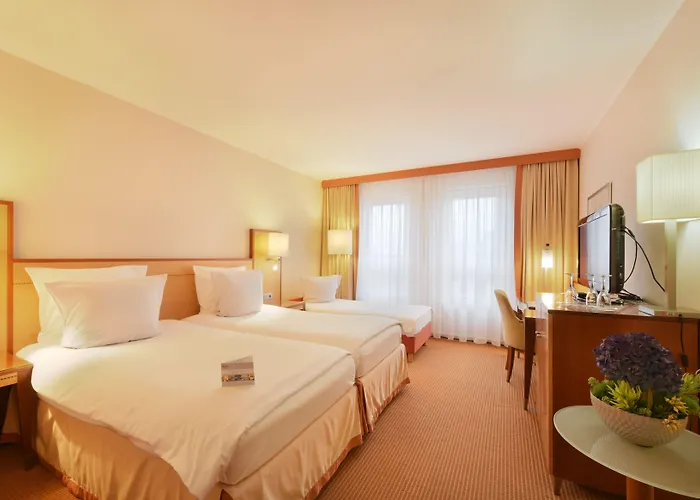 فندق The Q - Quadro 4*