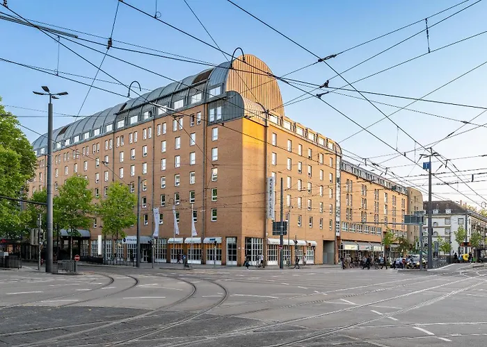 The Q - Quadro Ξενοδοχείο