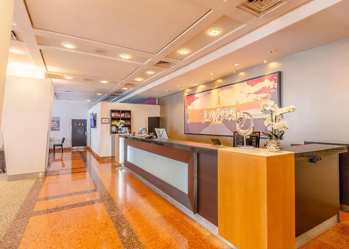 The Q - Quadro Ξενοδοχείο 4*