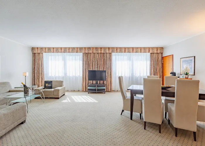 The Q - Quadro Ξενοδοχείο