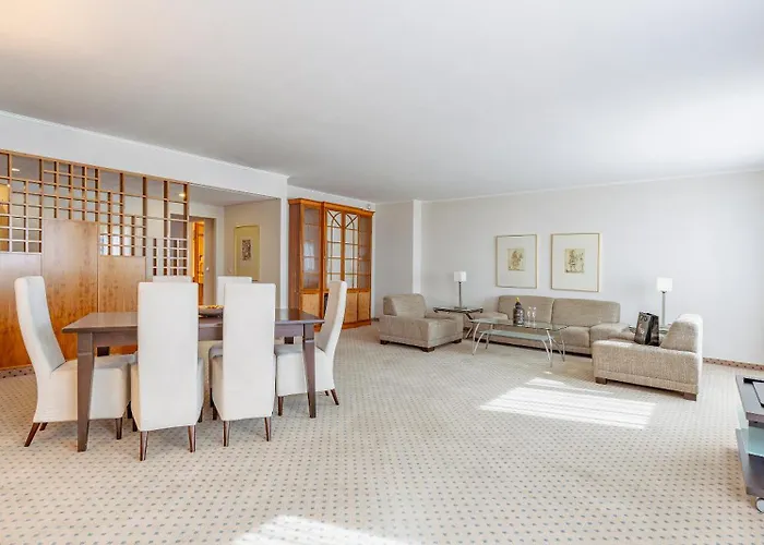 Ξενοδοχείο The Q - Quadro 4*